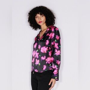 Evening Blouse “Catherine G” Blouse Floral VNeck
NWOT.  Small but relaxed fit